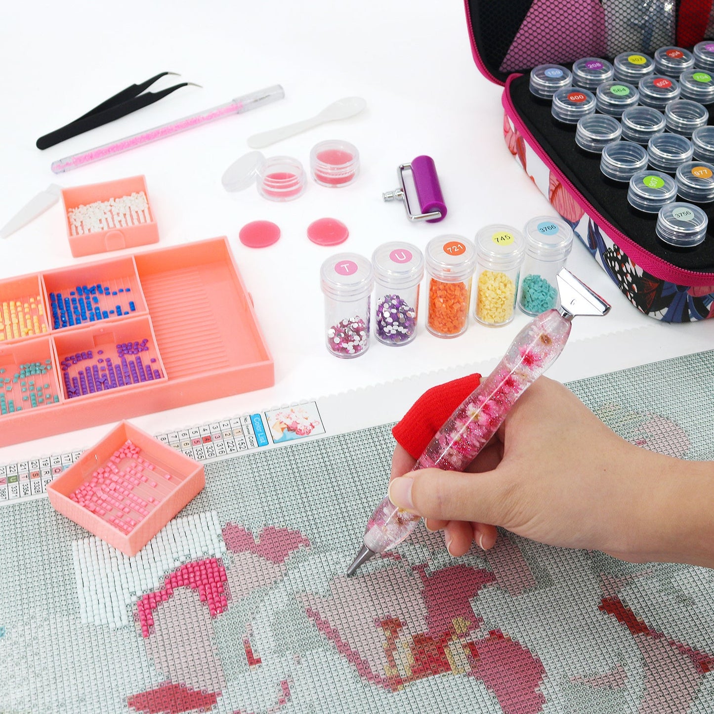 60-Container Diamond Painting Handbag with tools + FREE Canvas Holder Set