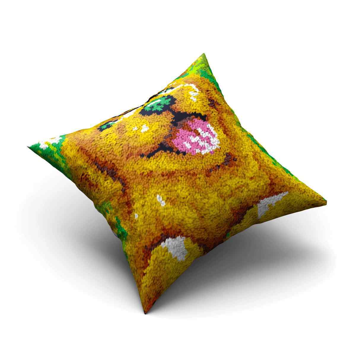 Buddies Pillowcase - (17x17in - 43x43cm) - DIY Latch Hook Kit