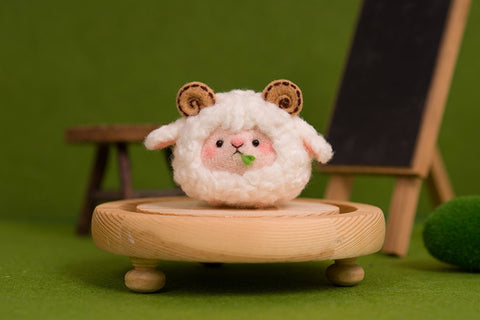 White Sheep - DIY Felt Painting Kit